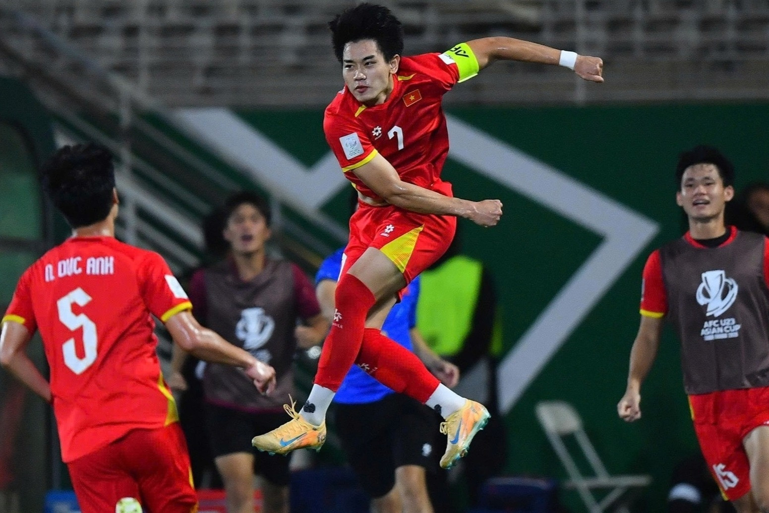 Báo Hàn Quốc chỉ trích gay gắt đội nhà thua bẽ bàng U23 Việt Nam