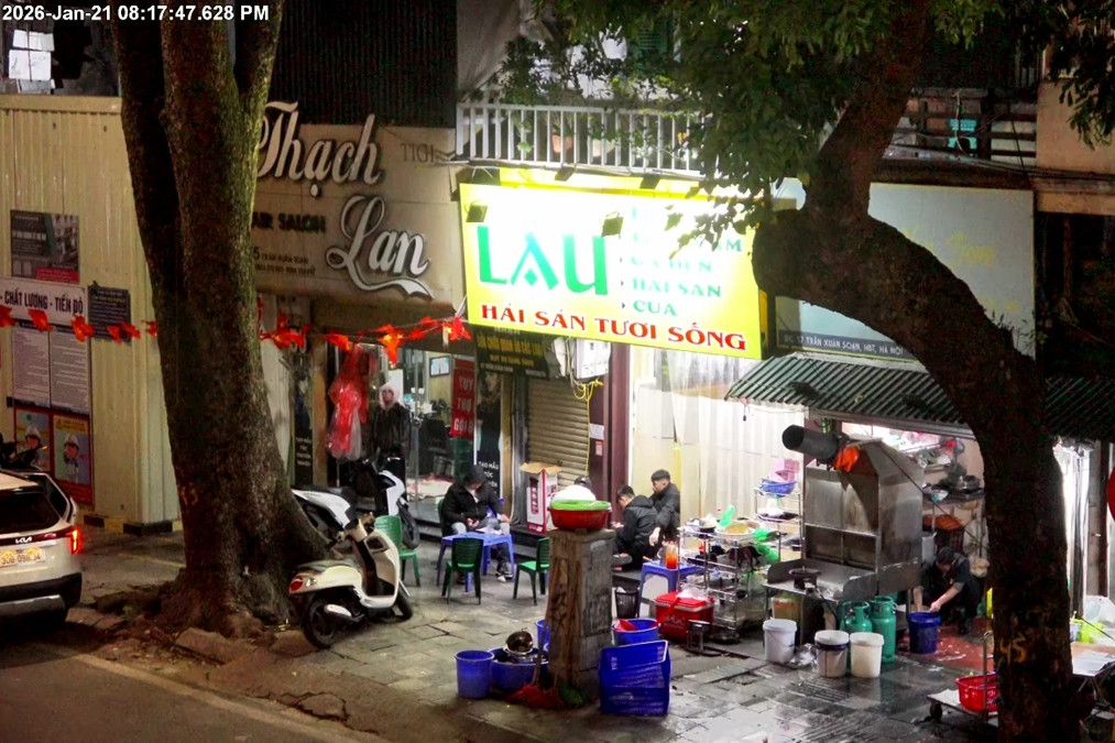 Camera AI 'bắt lỗi' hàng trăm trường hợp vi phạm trật tự đô thị tại Hà Nội