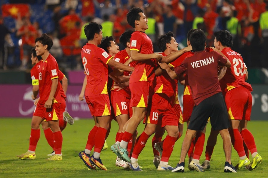 CĐV Đông Nam Á ngả mũ trước bản lĩnh của U23 Việt Nam