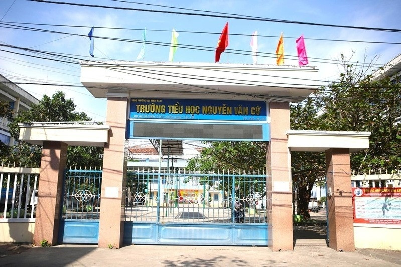 Đề nghị kiểm điểm giáo viên chỉnh sửa bài kiểm tra của học sinh