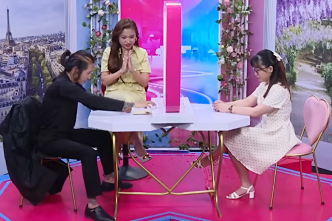 Đi bộ xuyên Việt để tìm bạn đời, bố đơn thân vẫn bị từ chối