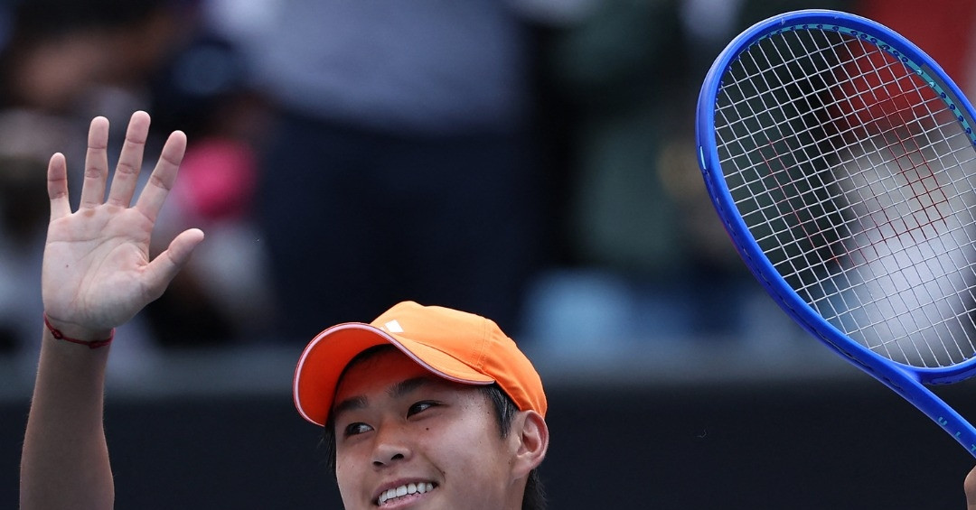 Learner Tien tái hiện kỳ tích, loại Medvedev vào tứ kết Australian Open