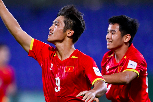 MC Lại Văn Sâm phấn khích và 'đêm khó ngủ' của dàn sao khi U23 Việt Nam giành HCĐ