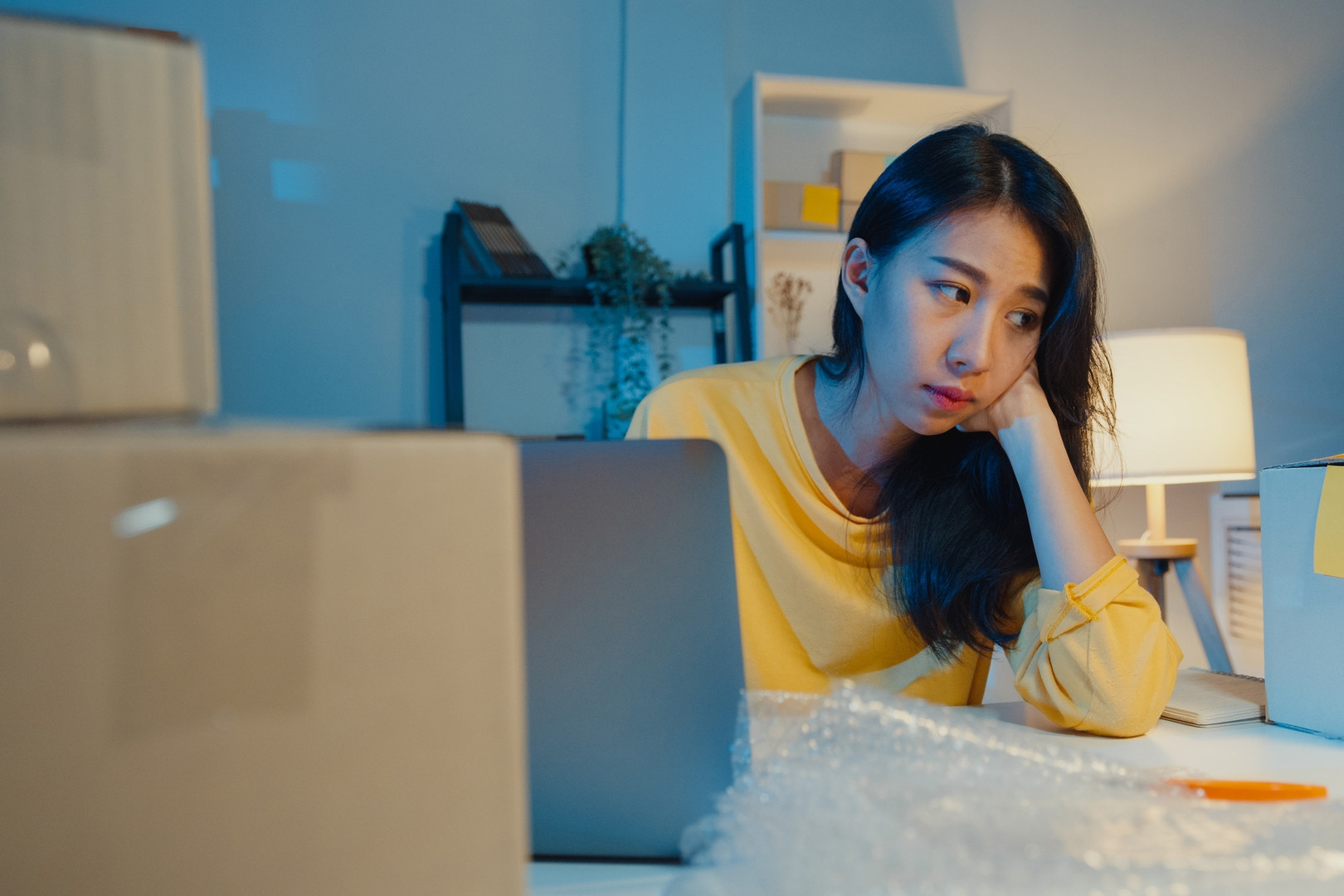 Mẹ chồng 'dốc sạch túi' mua hàng online, con dâu cao tay 'xử trí'