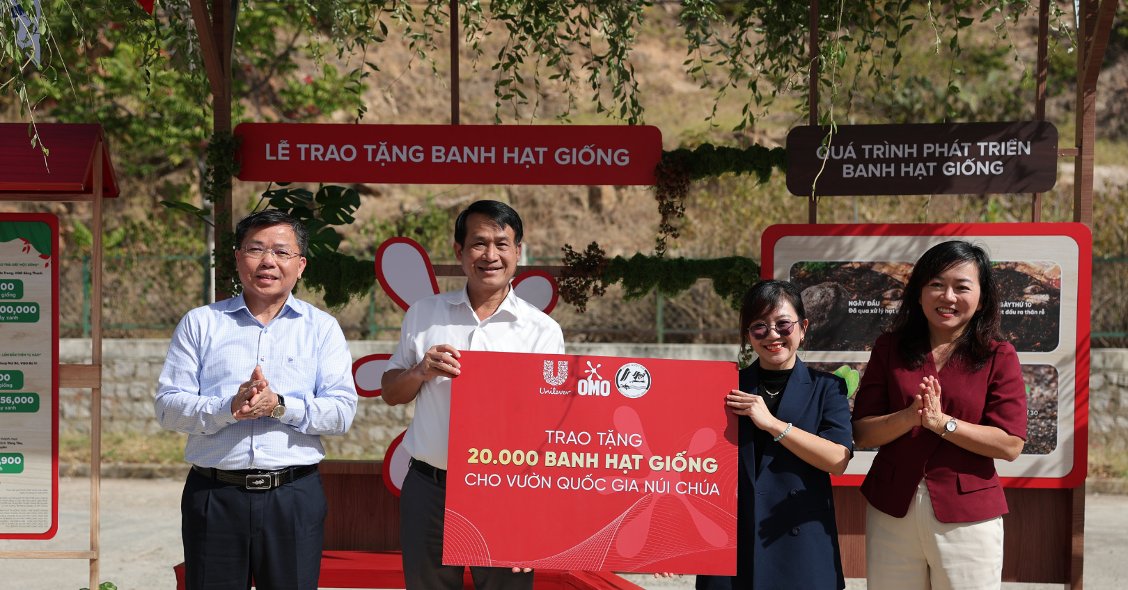 OMO trao tặng 20.000 banh hạt giống cho Vườn quốc gia Núi Chúa