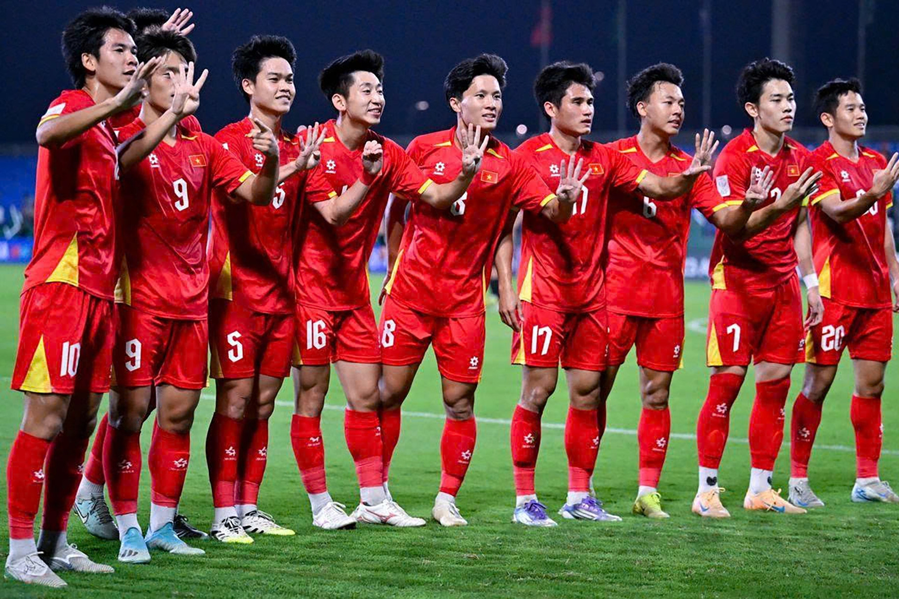 U23 Việt Nam được VFF và bầu Đức thưởng gần 10 tỉ đồng