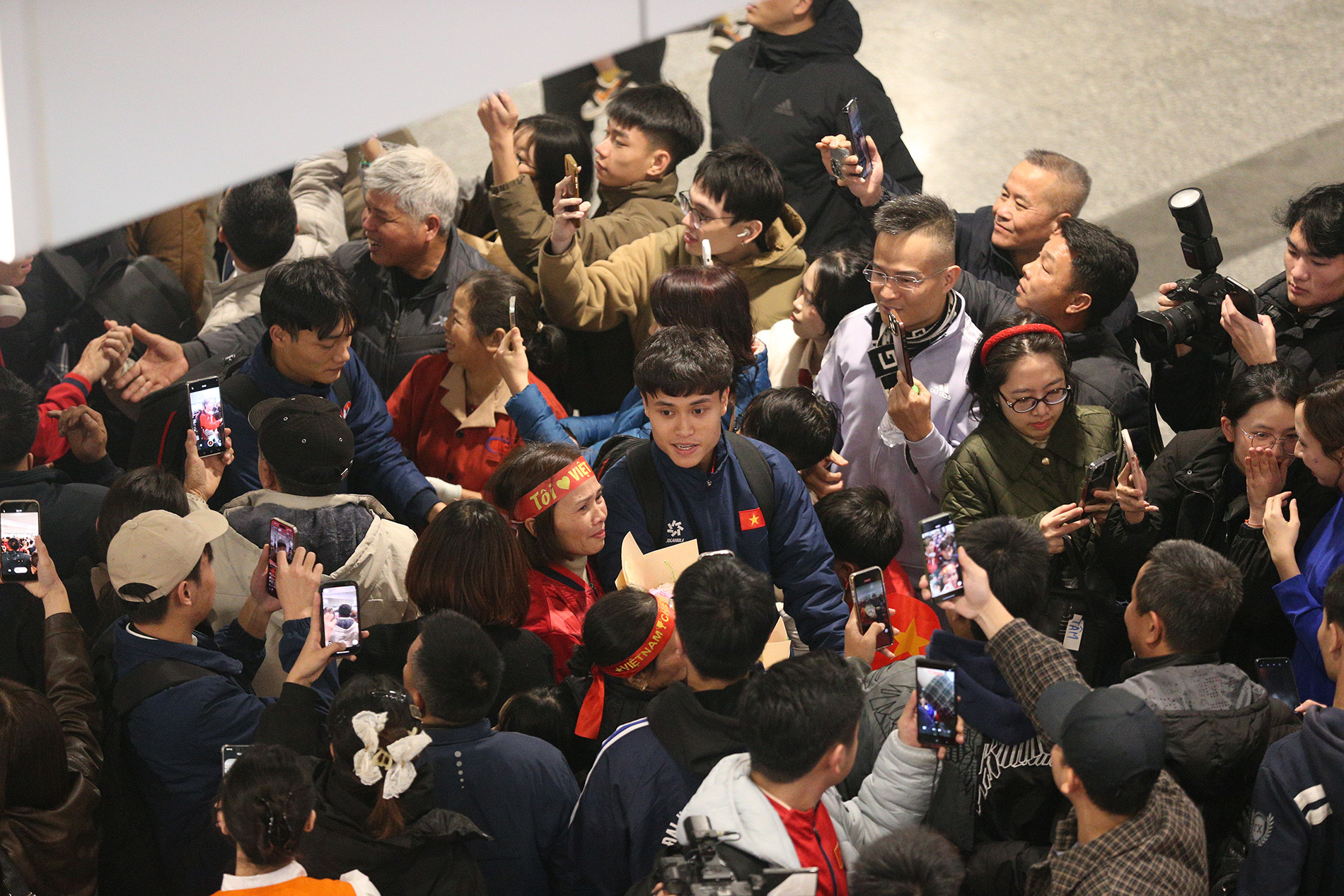 u23 viet nam ve nuoc 6.JPG