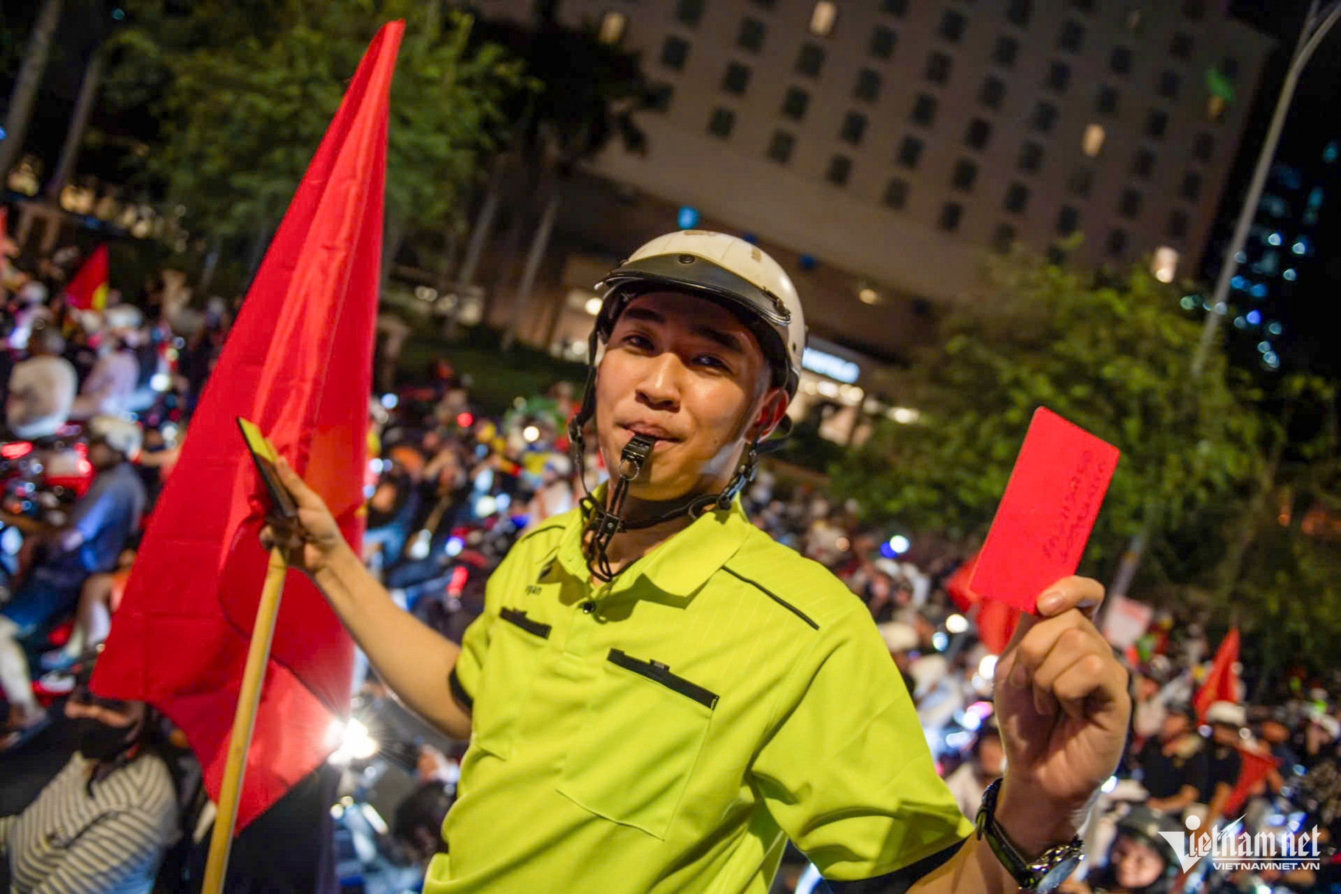 W-cố vũ bóng đá TPHCM 35.jpg