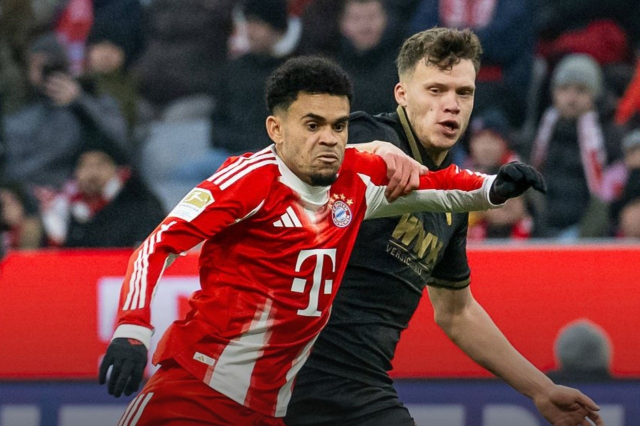 Harry Kane 'tịt ngòi', Bayern thua ngược Augsburg