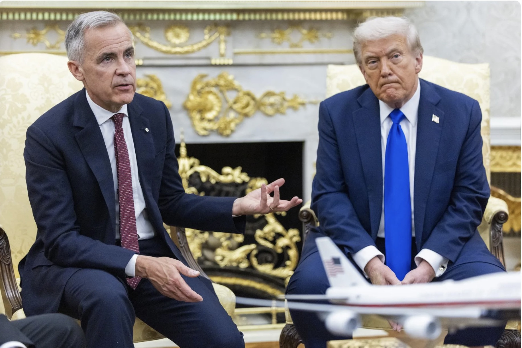 Thủ tướng Canada Mark Carney và Tổng thống Mỹ Trump. Ảnh: EFE/EPA