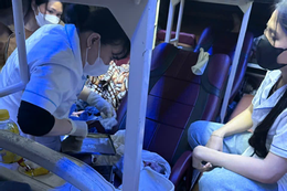 Giám đốc Bệnh viện Phụ sản Trung ương nói về mô hình cứu nhiều sản phụ nguy kịch Sản phụ mang song thai được hỗ trợ đẻ trên xe khách