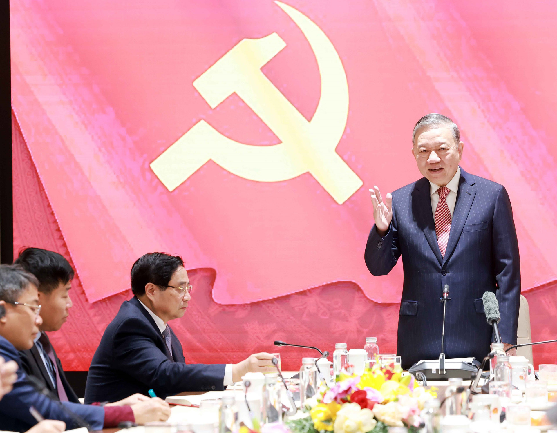 vnapotaltongbithulamviecvoicacdaisutruongcoquandaidienvietnamonuocngoai8550603 17693257664741019261421.jpg