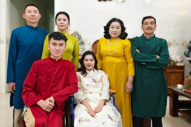 Vượt 5.000km thăm nàng dâu Việt liệt tứ chi, mẹ chồng nói câu xúc động