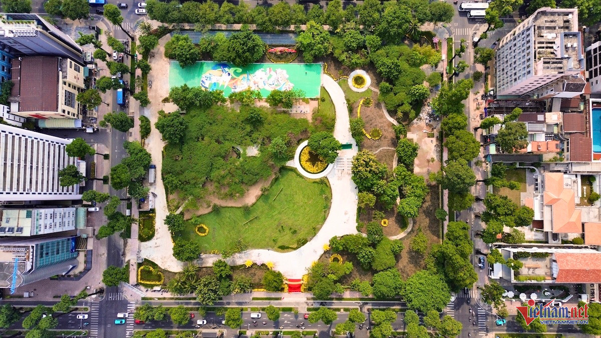 W-nhà thi đấu pdp.jpg