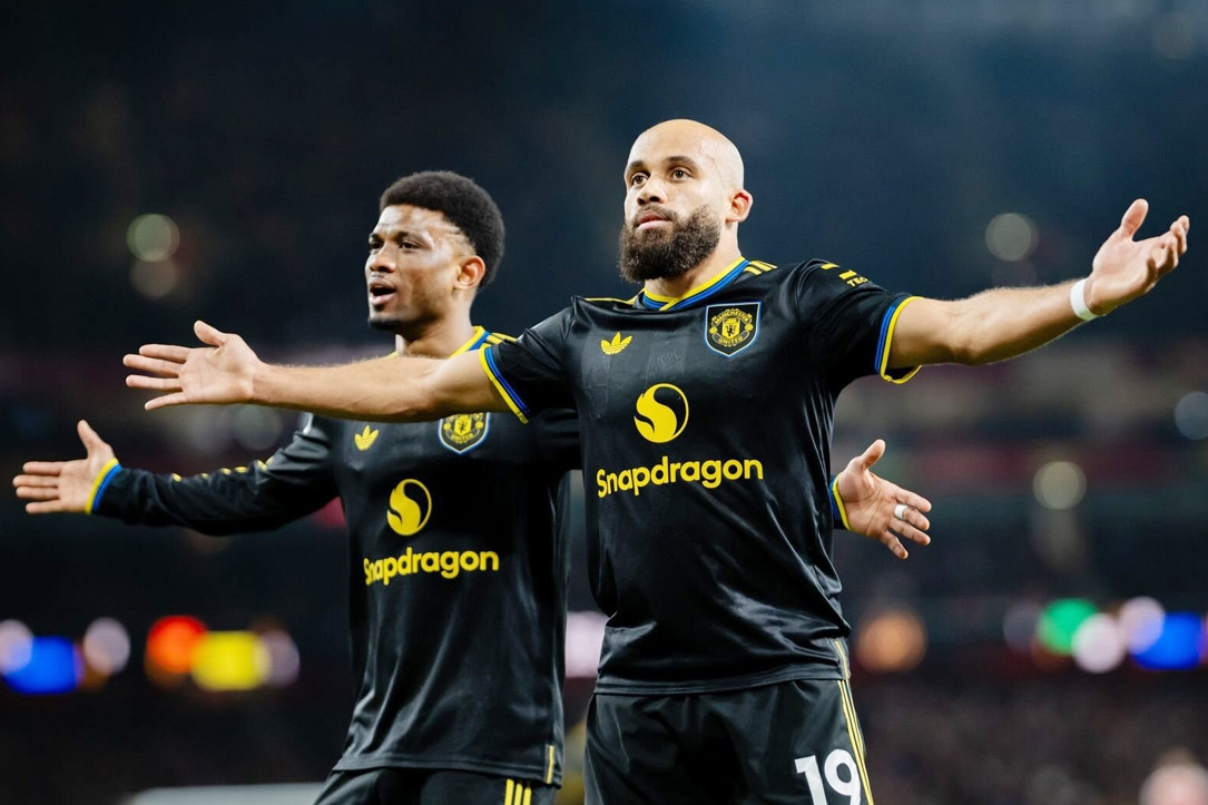 Nóng BXH Ngoại hạng Anh 2025/26 - Vòng 23: MU lần đầu vào top 4