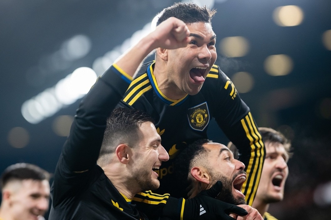 Carrick phá siêu kỷ lục, lên tiếng việc làm HLV trưởng dài hạn MU