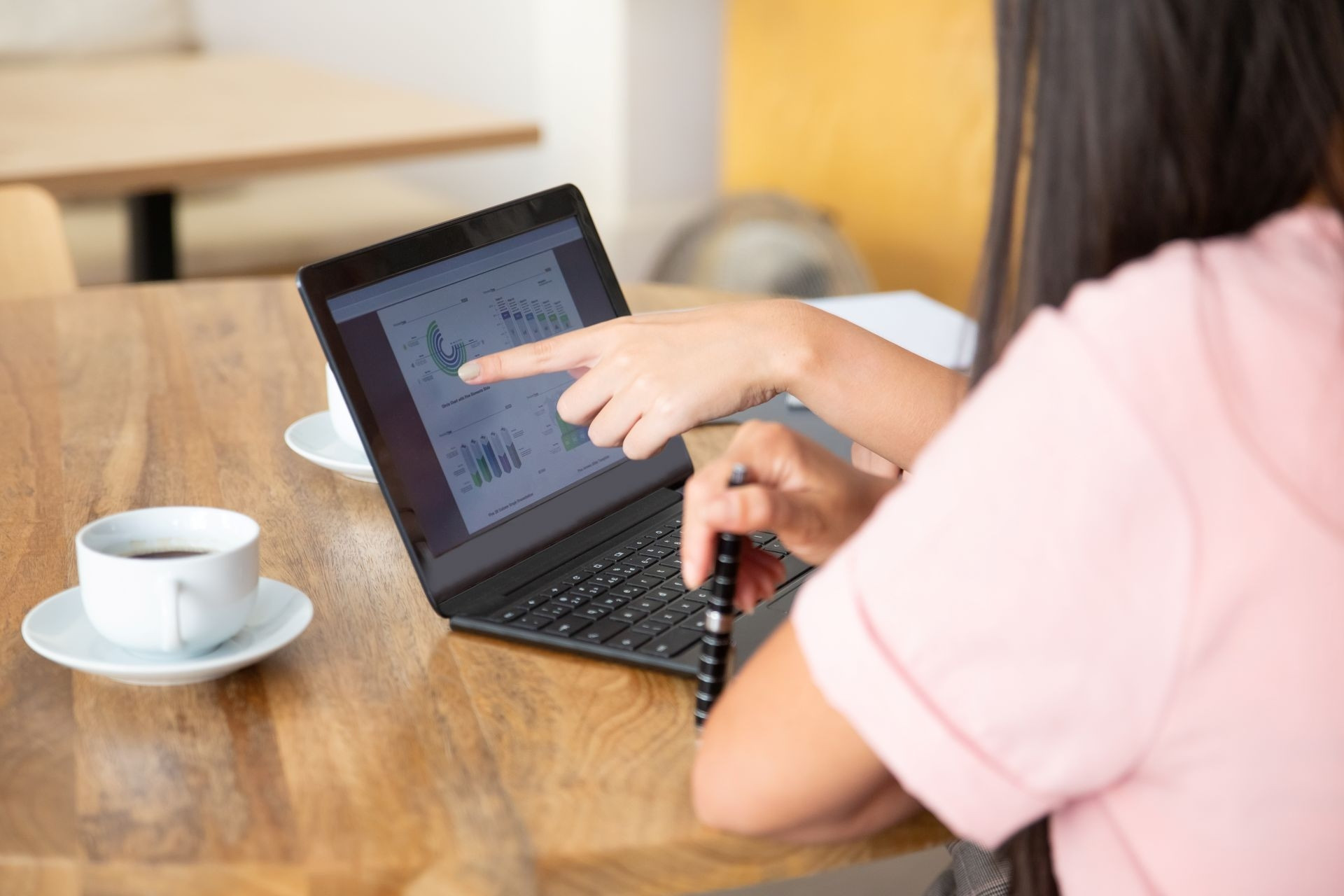 Giáo sư than thở mất sạch dữ liệu vì ChatGPT, không ngờ bị mạng xã hội cười nhạo