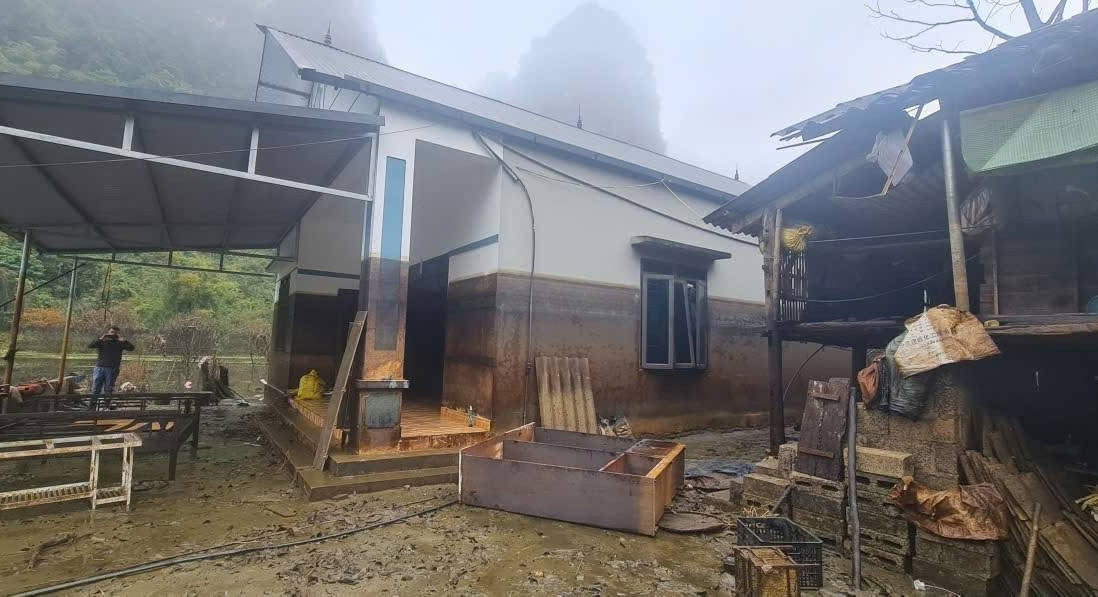 Tin vui ở 'rốn ngập' Cao Bằng: Nước rút sau 4 tháng, vết tích trên tường gây chú ý