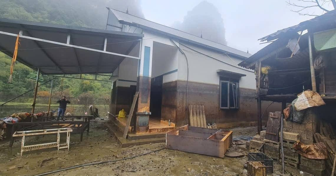 Tin vui ở 'rốn ngập' Cao Bằng: Nước rút sau 4 tháng, vết tích trên tường gây chú ý