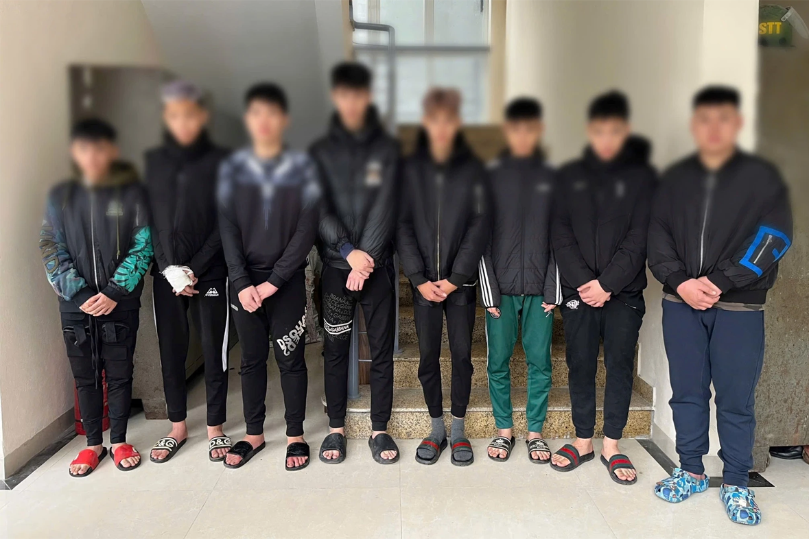 Tạm giữ hình sự 5 đối tượng vụ sàm sỡ, đánh người trong đêm 'đi bão' ở Hà Nội