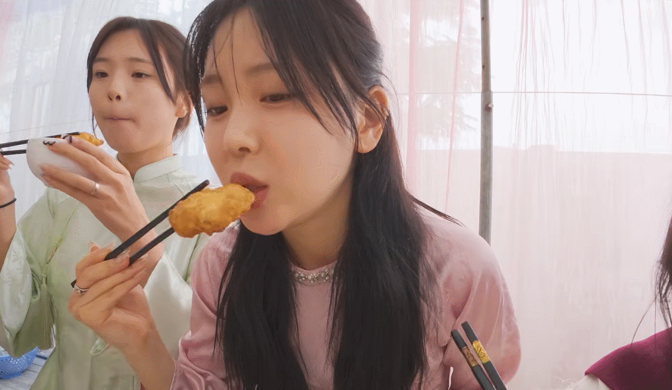 thumb khach Han du dam cuoi o Quang Ninh.gif