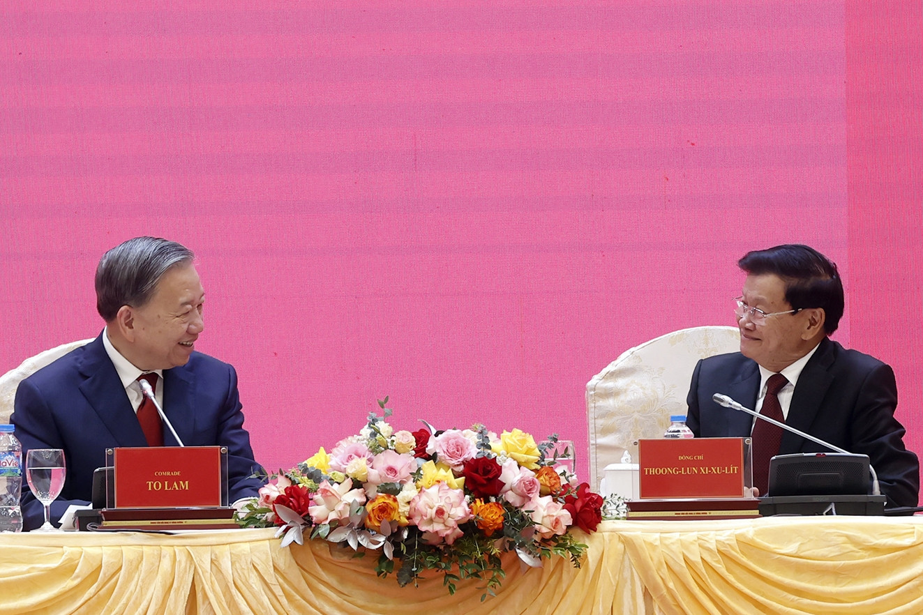 Tổng Bí thư Lào cảm ơn Việt Nam chia sẻ kinh nghiệm trong xây dựng văn kiện