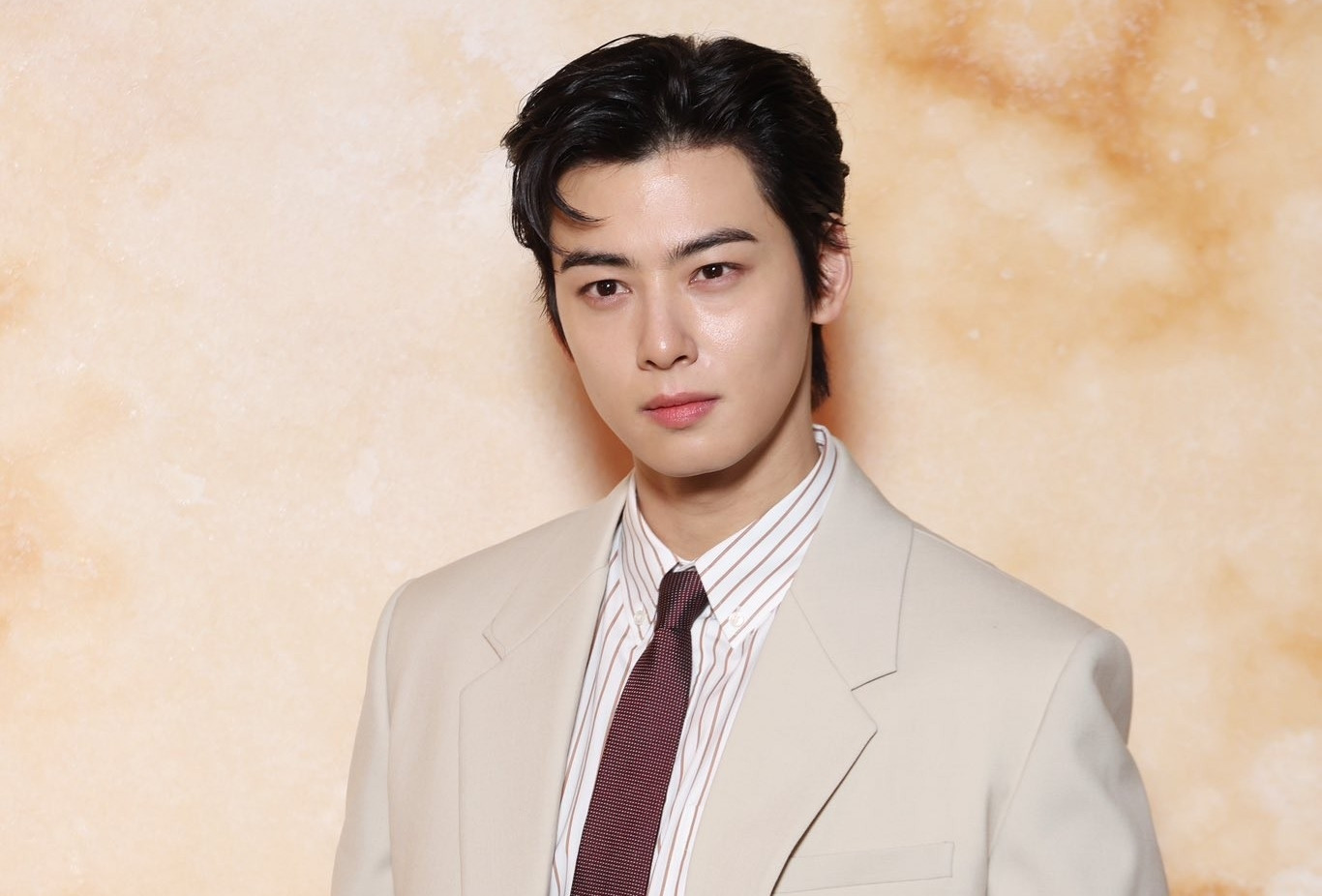 Vụ nghi án trốn thuế 360 tỷ đồng: Nam ca sĩ xin lỗi, chấp nhận mọi phán quyết