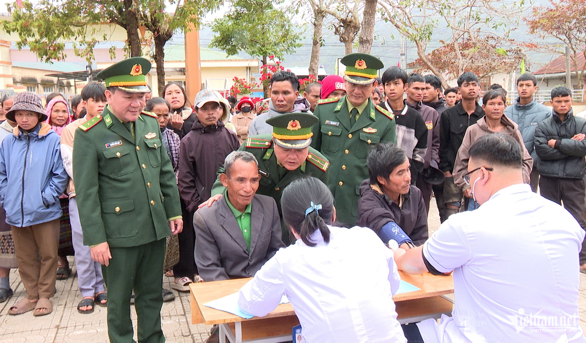 W-Xuân Biên phòng 1.jpg