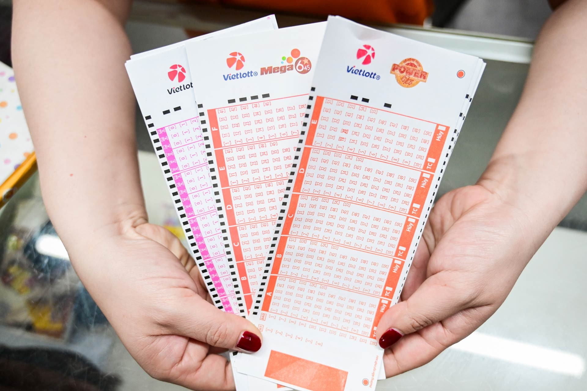 Kết quả Vietlott hôm nay 27/1: Tìm thấy 8 vé số trúng giải nhất