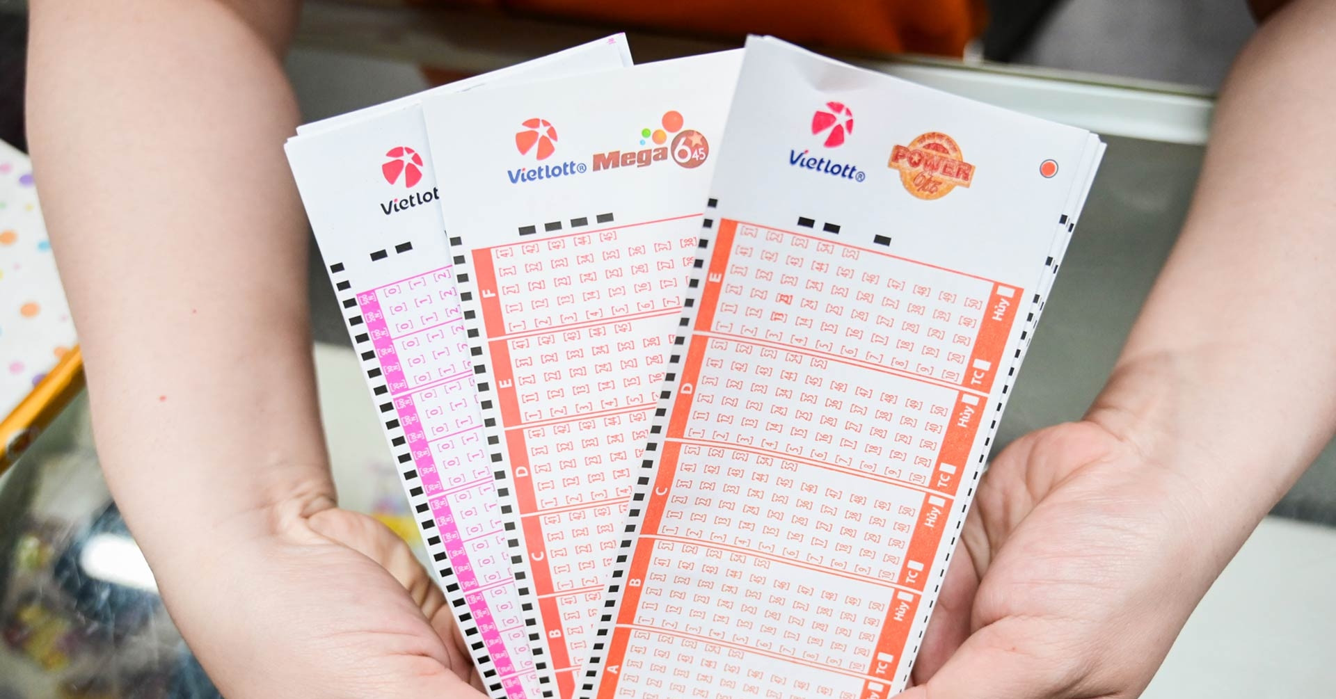 Kết quả Vietlott hôm nay 27/1: Tìm thấy 8 vé số trúng giải nhất