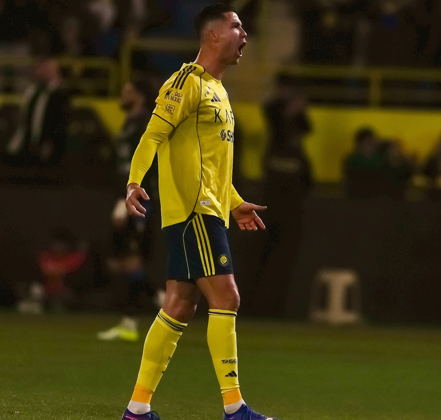 https://static-images.vnncdn.net/vps_images_publish/000001/000003/2026/1/27/al-nassr-vs-al-taawoun-57.jpg