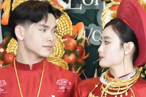 Cô dâu Tây Ninh nhận quà cưới 35 tỷ, cầm hoa cưới 200 triệu