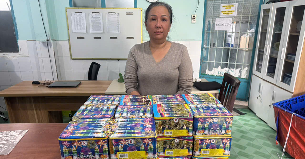 Công an TPHCM khởi tố một phụ nữ buôn bán hàng cấm trước Tết Nguyên đán