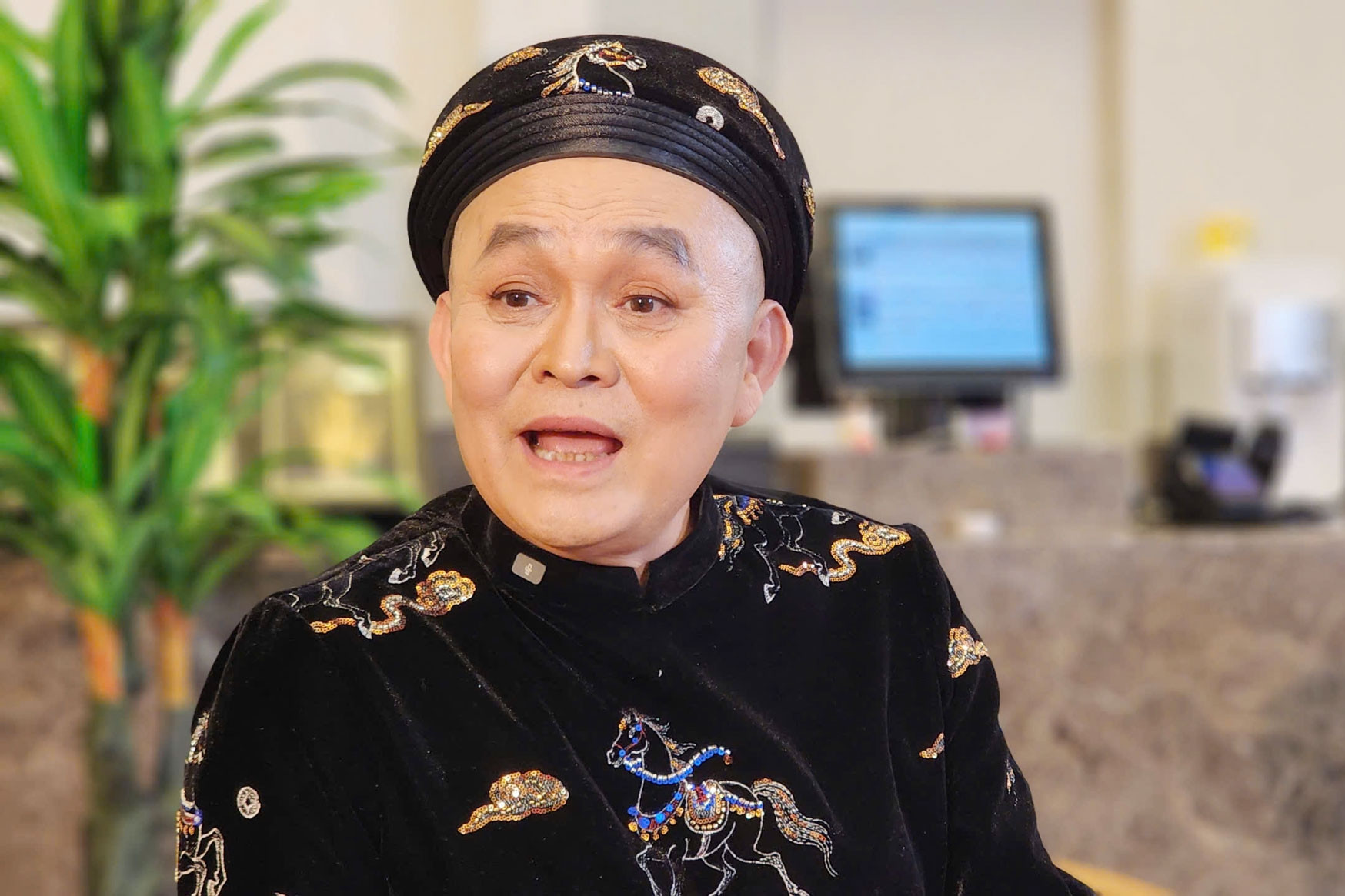 Nghệ sĩ Xuân Hinh: Làm gì có ai như tôi, 2h sáng vẫn múa may quay cuồng trên giường