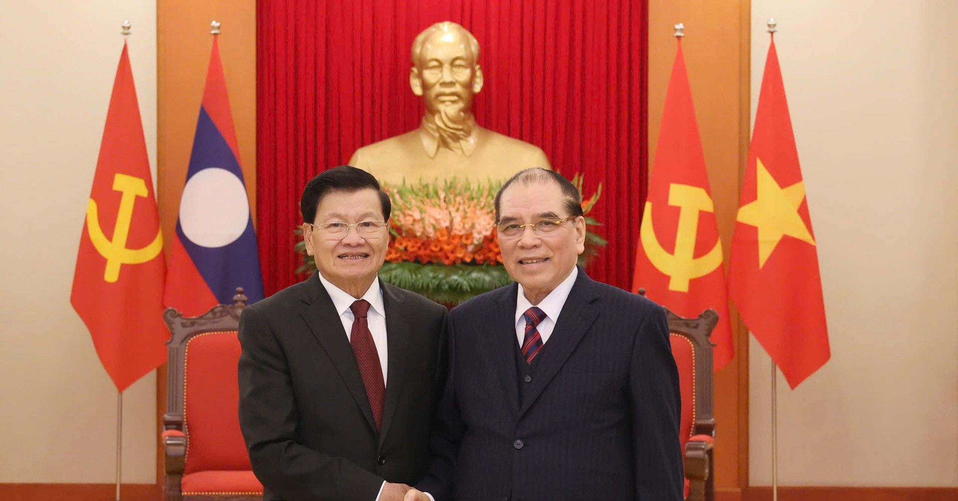 Nguyên Tổng Bí thư Nông Đức Mạnh gặp Tổng Bí thư, Chủ tịch nước Lào