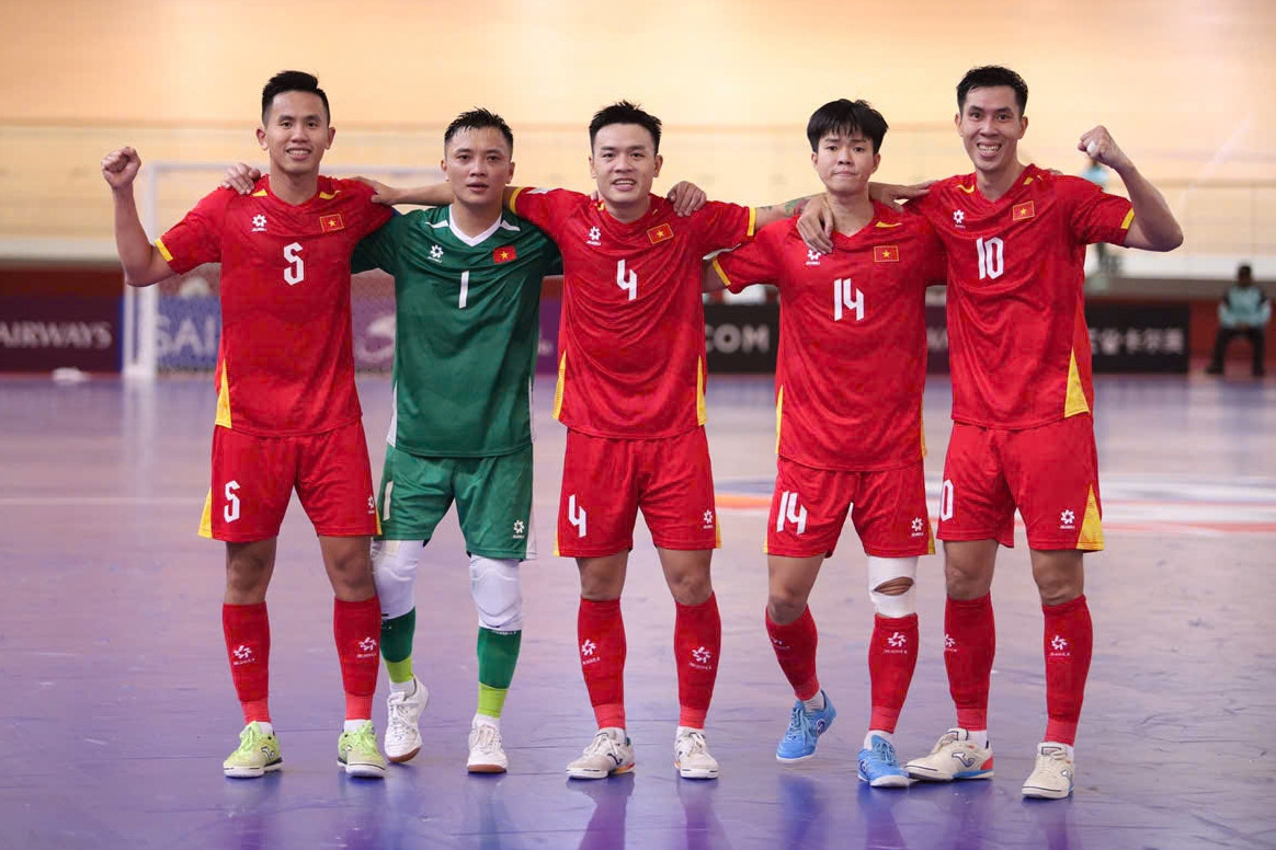 Trực tiếp bóng đá futsal Việt Nam 4-3 Kuwait: Minh Quang tỏa sáng