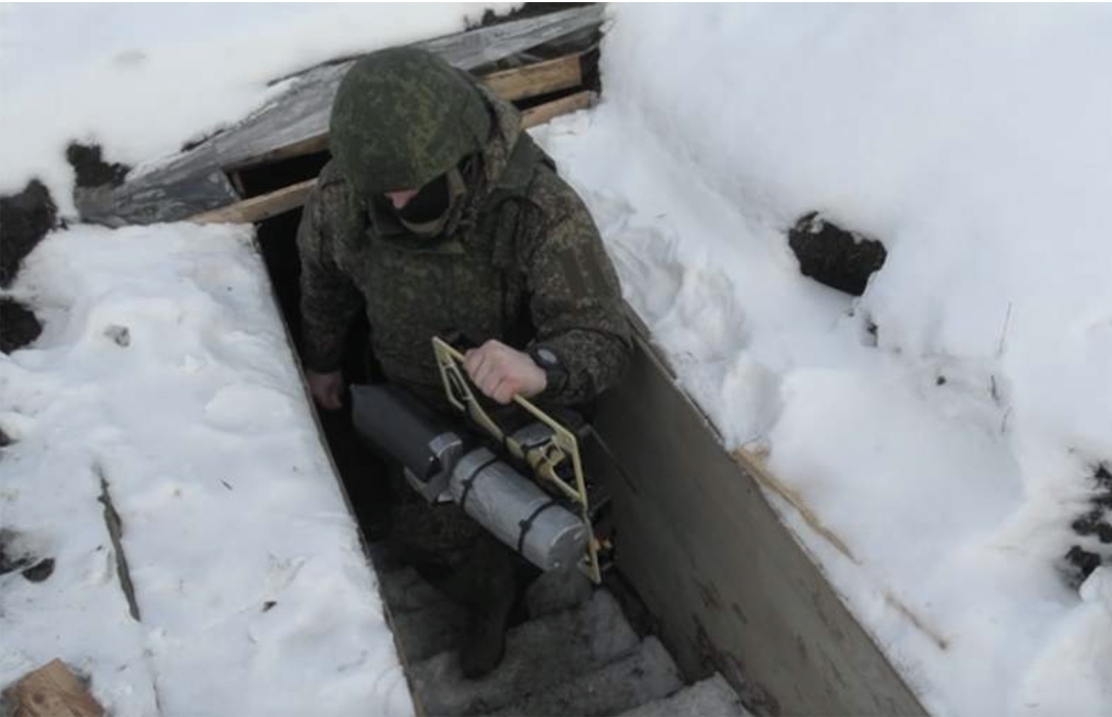 UAV tấn công tầm xa Geran phá hủy trực thăng sâu trong lãnh thổ Ukraine