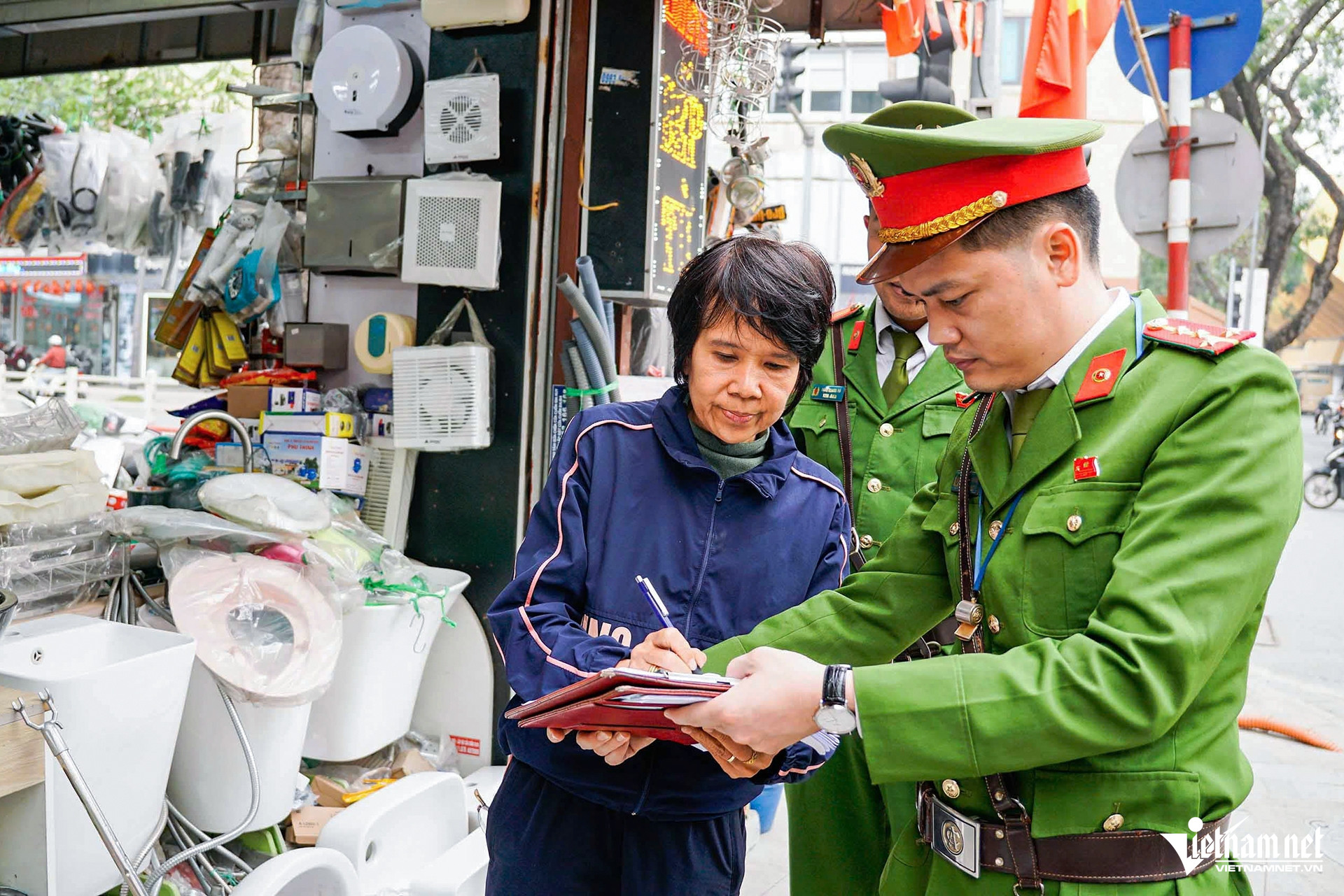 W-camerra giam sat 10.jpg