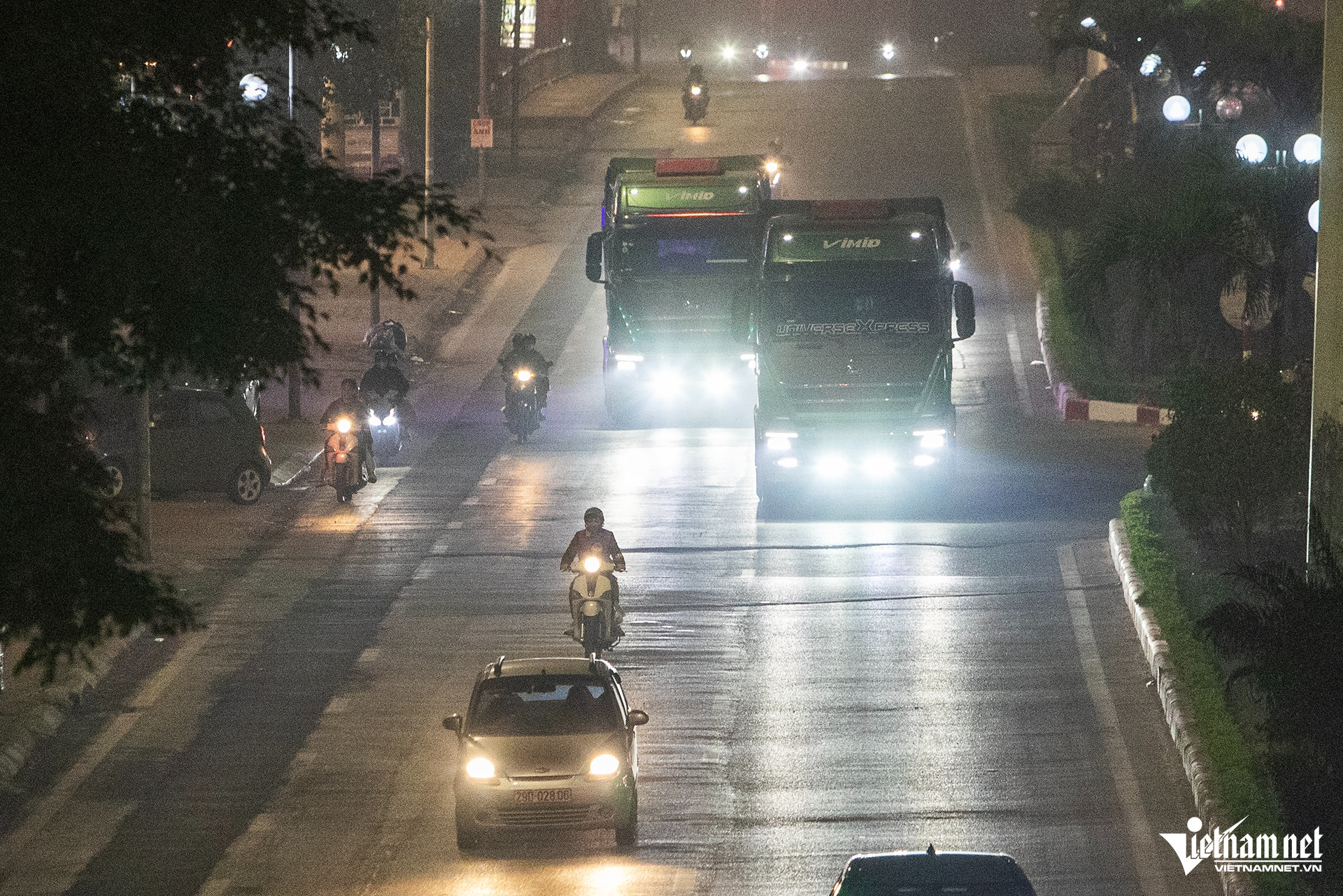 W-do den sieu sang 4.jpg