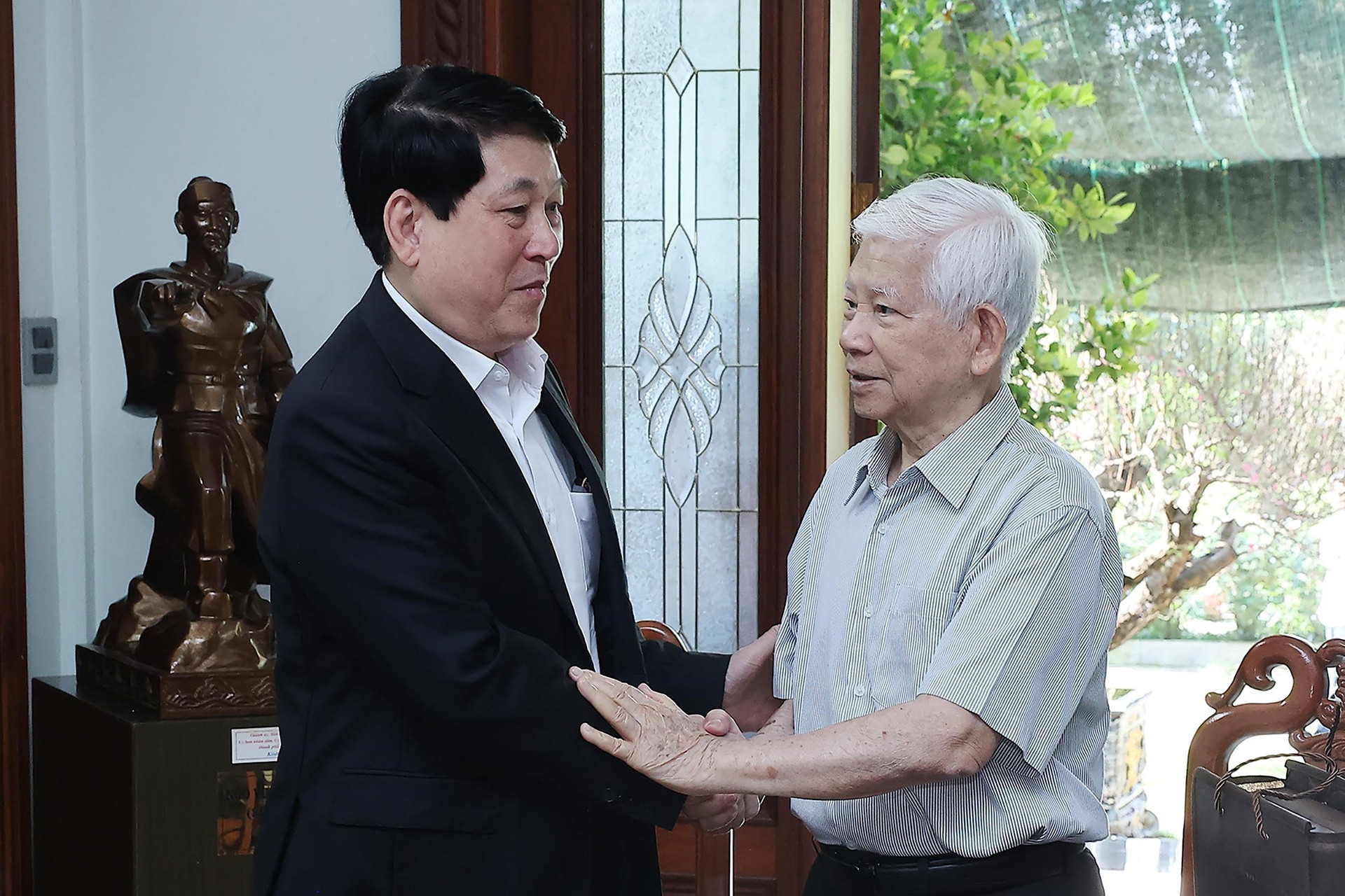 Chủ tịch nước Lương Cường chúc Tết, tri ân các nguyên lãnh đạo Đảng, Nhà nước