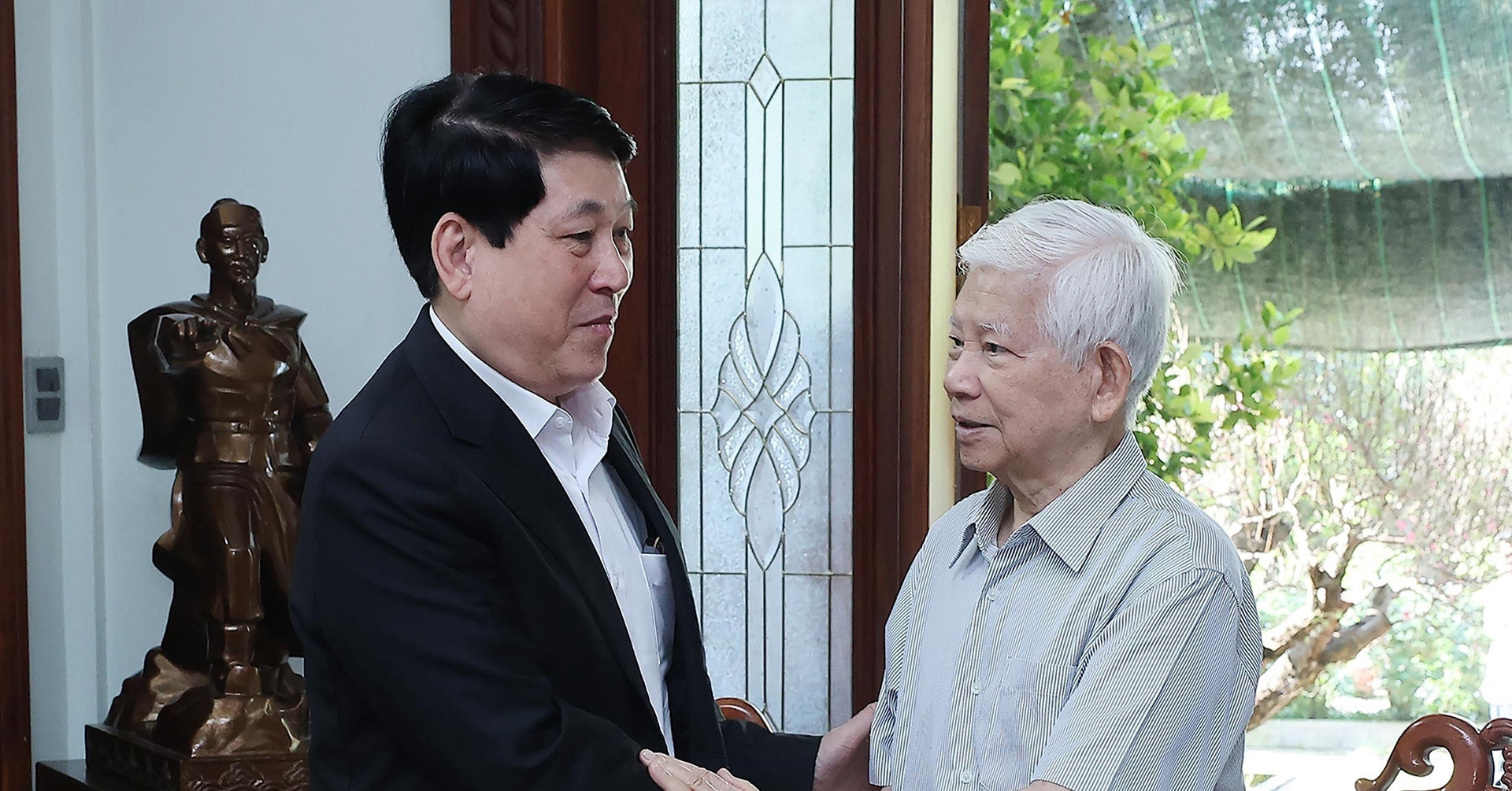 Chủ tịch nước Lương Cường chúc Tết, tri ân các nguyên lãnh đạo Đảng, Nhà nước