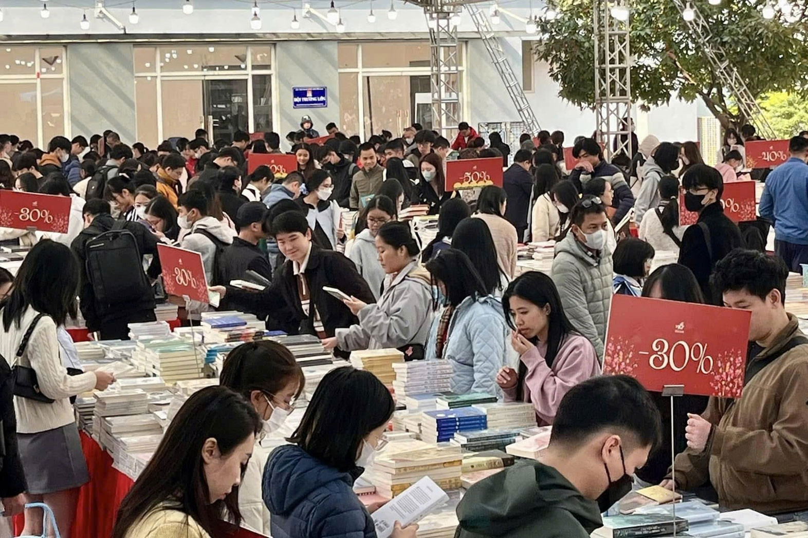 Chuỗi sự kiện văn hoá đọc 'Dọn kho đón Tết 2026'