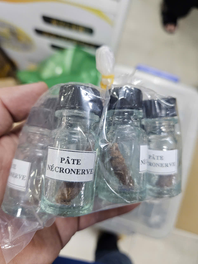 doc chat nha khoa 3.png