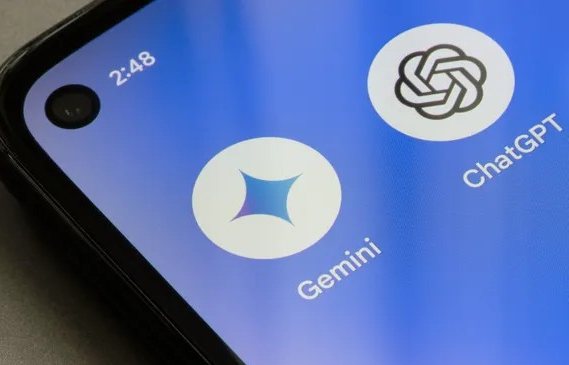Thị phần ChatGPT chạm đáy 3 năm, Gemini tăng trưởng 315%