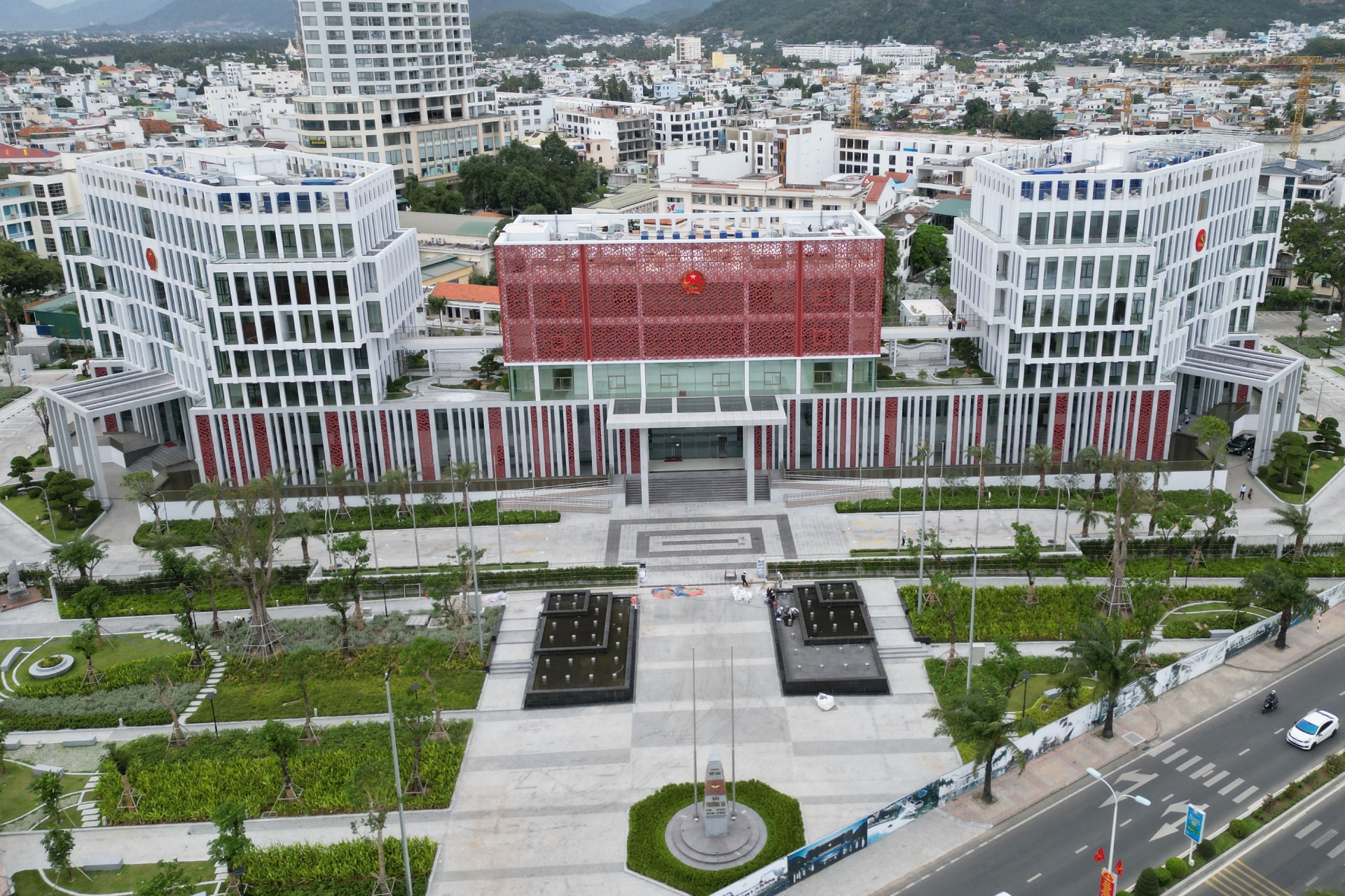 Trụ sở hành chính mới của tỉnh Khánh Hòa hướng tới 'công sở xanh - cơ quan số'