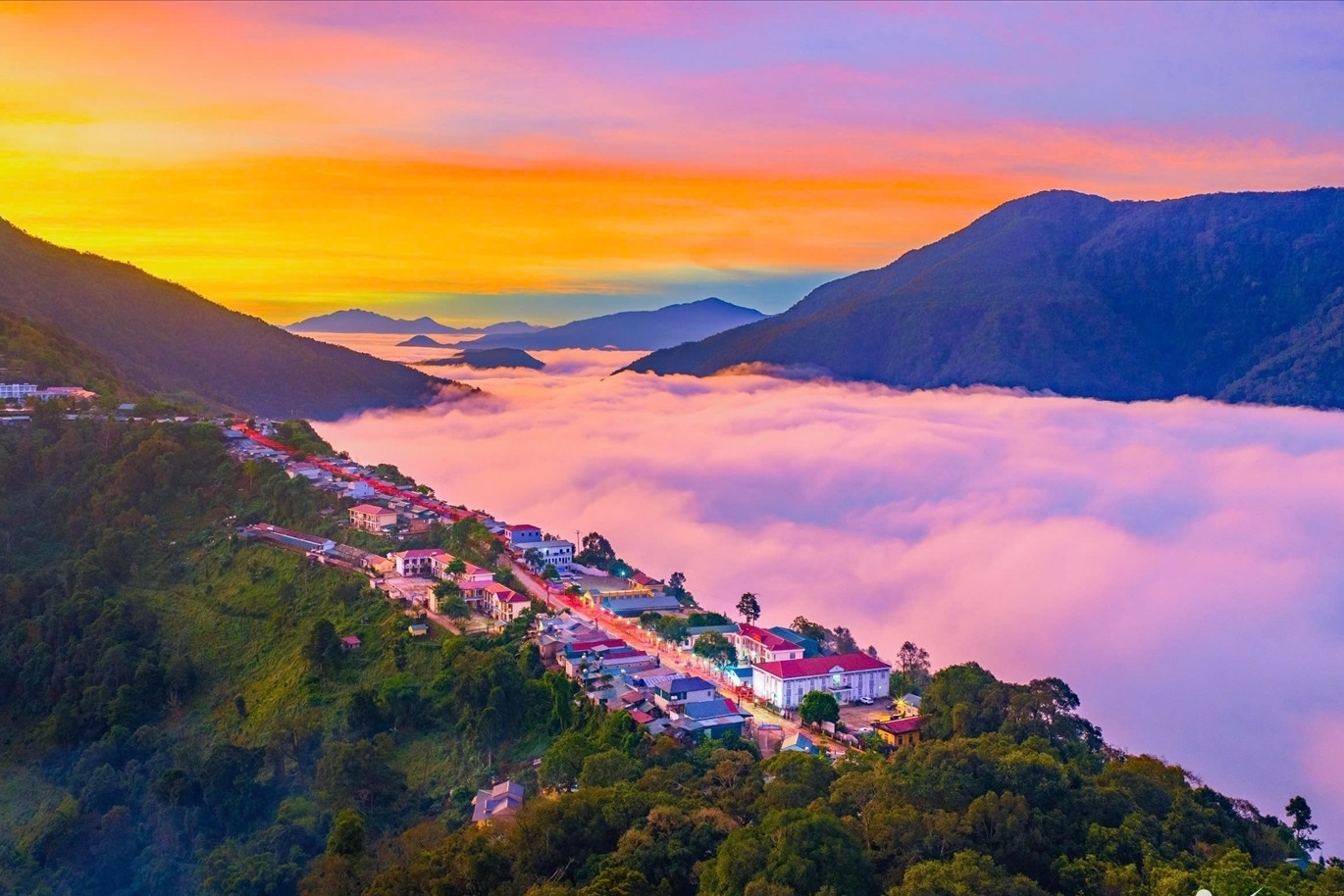 Từ rừng thảo quả đến chợ biên giới: Nhịp sống mới ở vùng biên Lai Châu