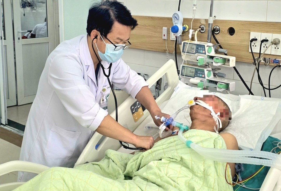 Xông sọ dừa, đinh lăng chữa xoang, người đàn ông hôn mê sâu