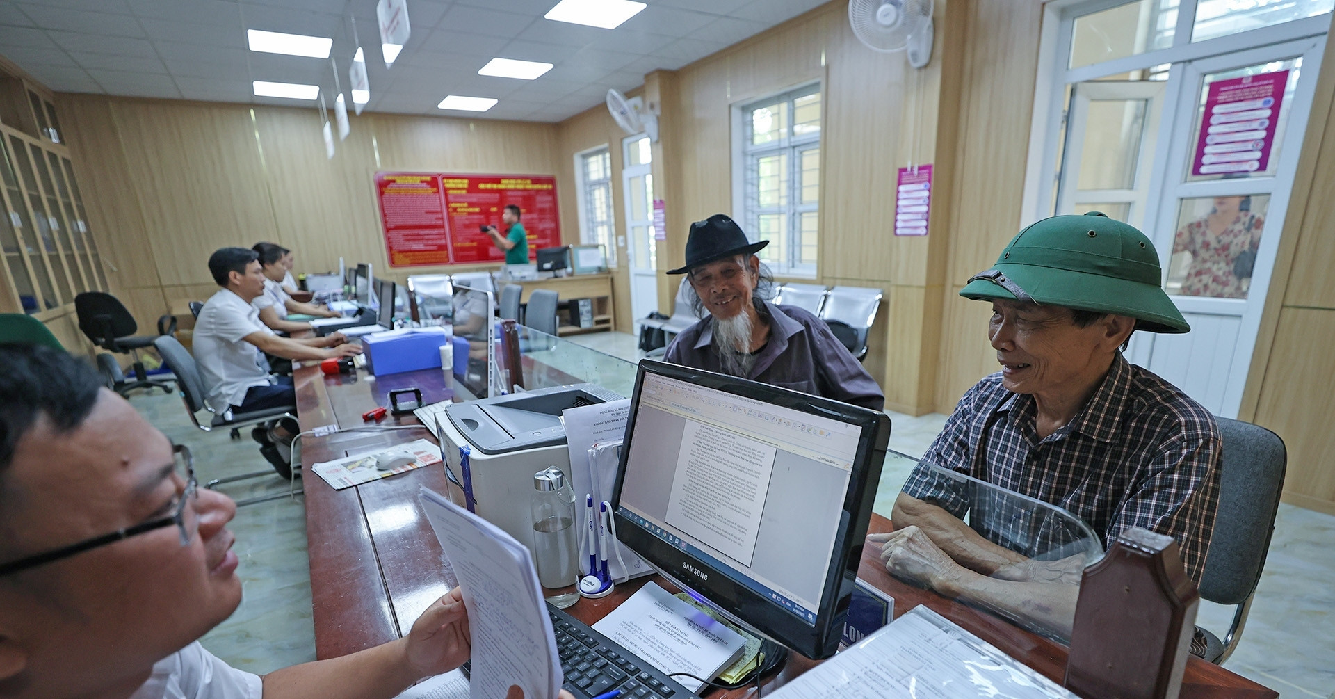 Điều chỉnh lương hưu, lương cơ sở trong tháng 3/2026