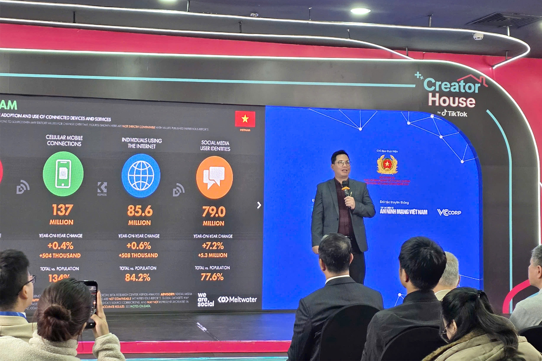 Chuyên gia chỉ ra vì sao con người dễ ‘sập bẫy’ lừa đảo deepfake