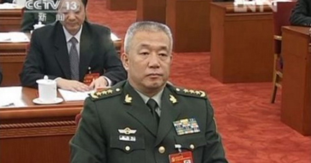 Dung túng cho con trai, Phó Tổng tham mưu trưởn...